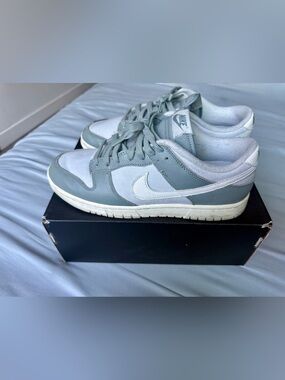 Nike men’s low dunk mica green size 9.5